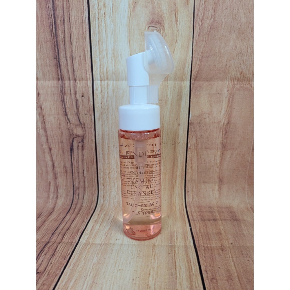 Findley Salicylic Acid & Tea Tree Gentle Exfoliating Foaming Facial Cleanser 6oz - Picture 2 of 6